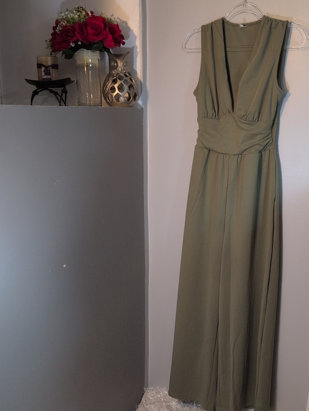 HALARA Olive Green Sleeveless V-Neck Maxi Dress